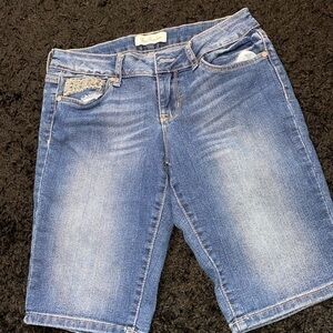 JUNIORS SIZE 9 TRUE FREEDOM BERMUDA SHORTS❗️
